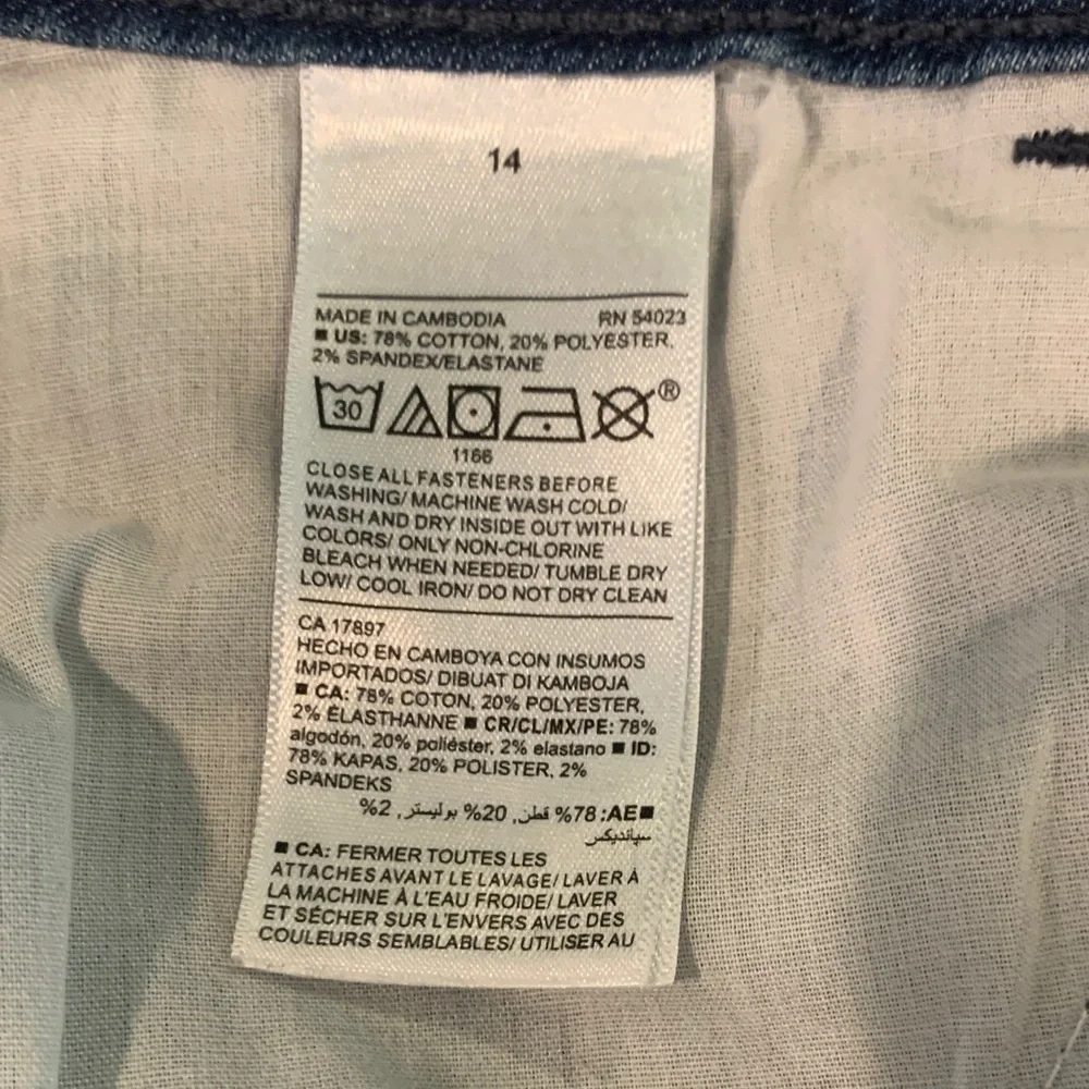 Old Navy Women's Skinny Jeans in Deep Indigo - Picture 4 of 8